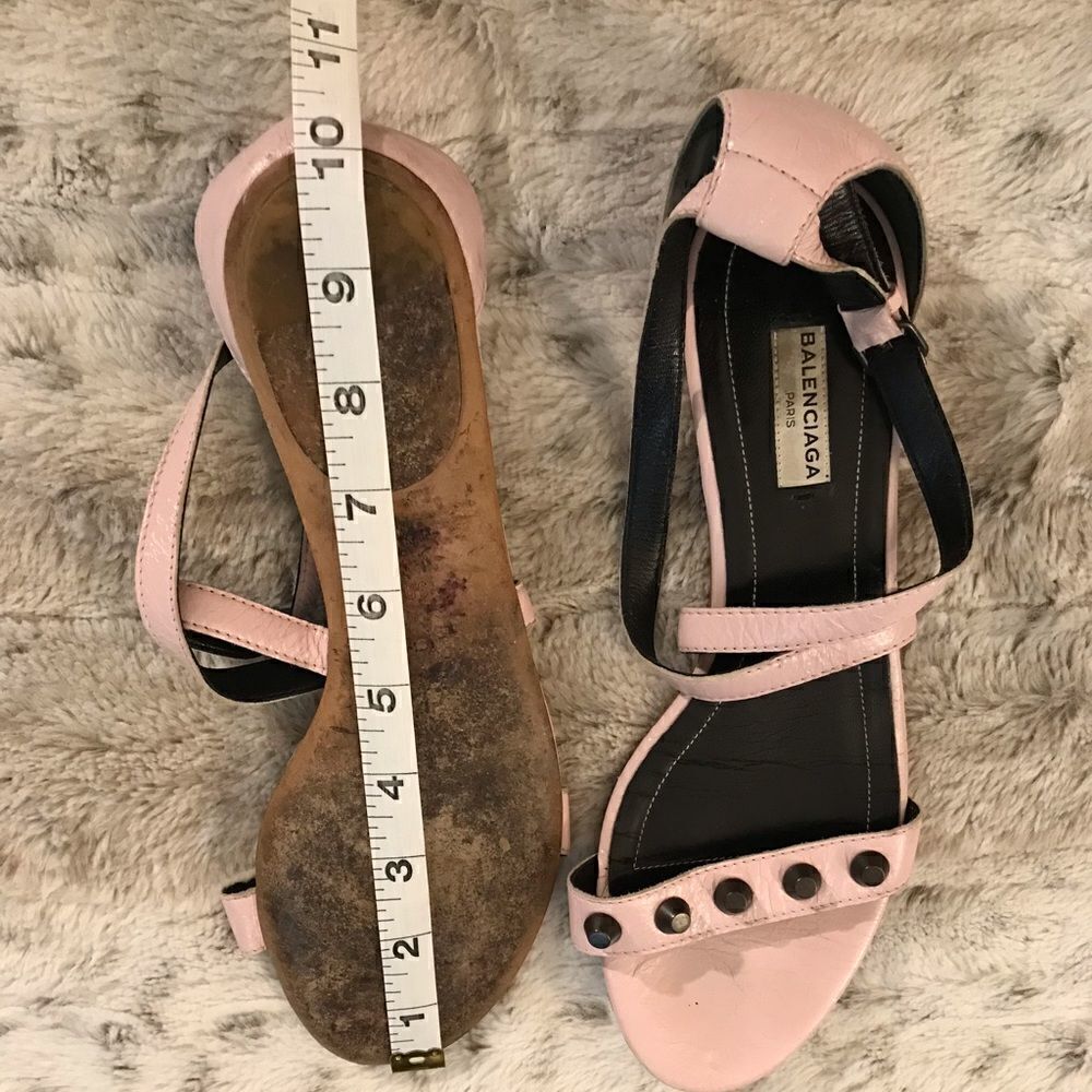 𝅺: : BALENCIAGA Studded Strappy Flat Sandals : : - Picture 2 of 8